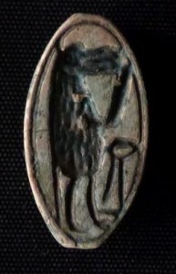 The cowroid fayence amulet SAV1W 723.